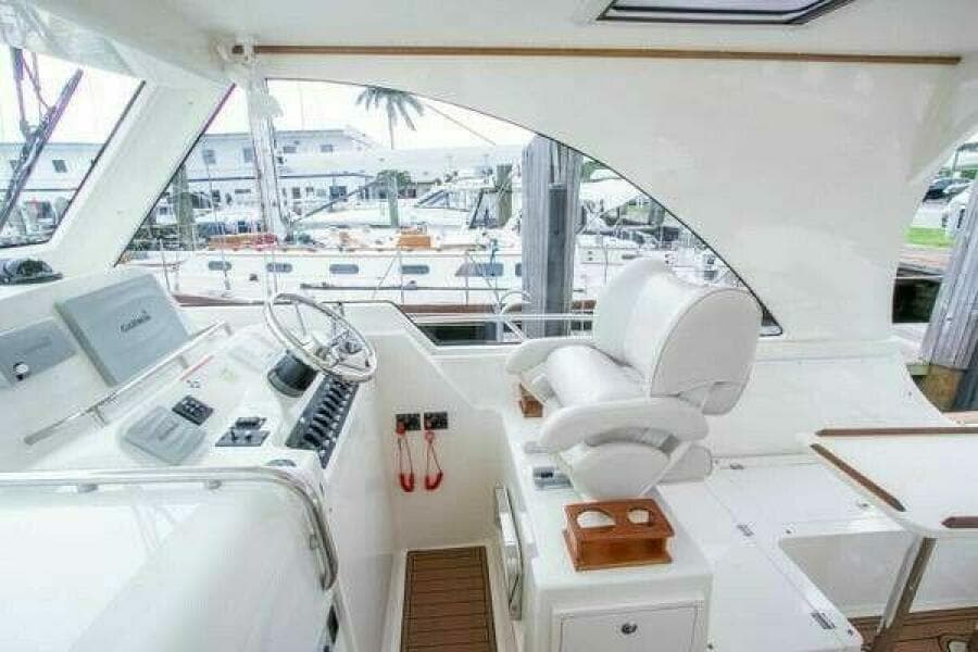 2016 Mainship M34 Pilot