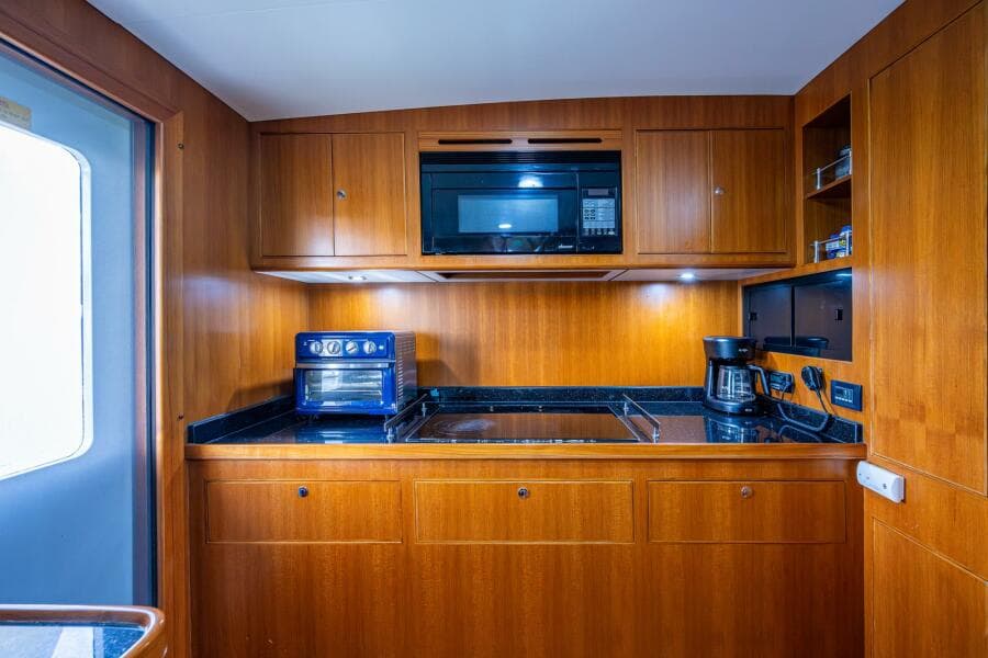 2013 Marlow Explorer Enclosed Bridge (CB)
