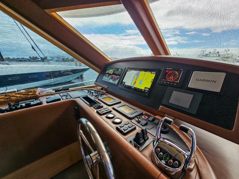 2010 Ocean Alexander 83