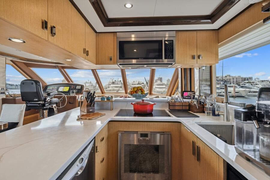 2010 Ocean Alexander 83