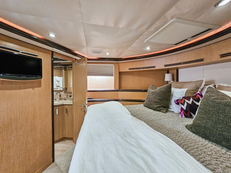 2010 Ocean Alexander 83