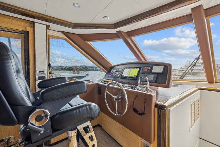 2010 Ocean Alexander 83