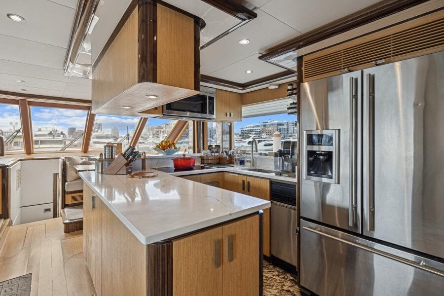2010 Ocean Alexander 83