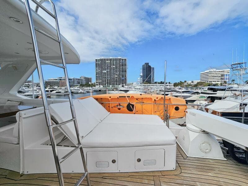 2010 Ocean Alexander 83