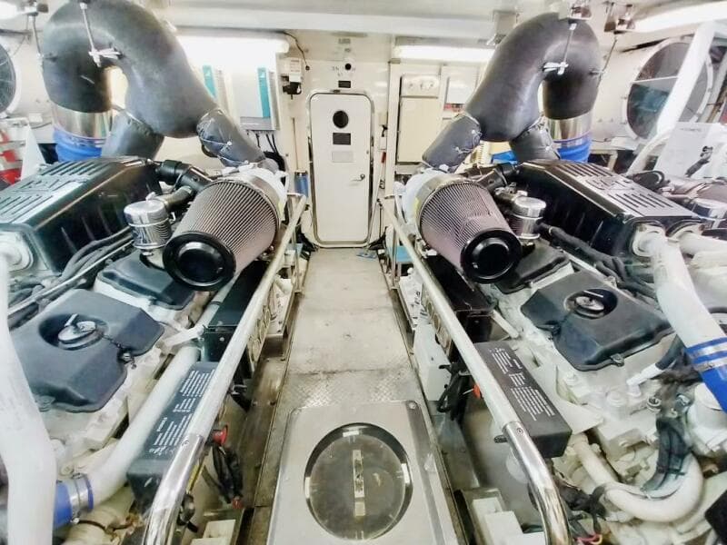 2010 Ocean Alexander 83