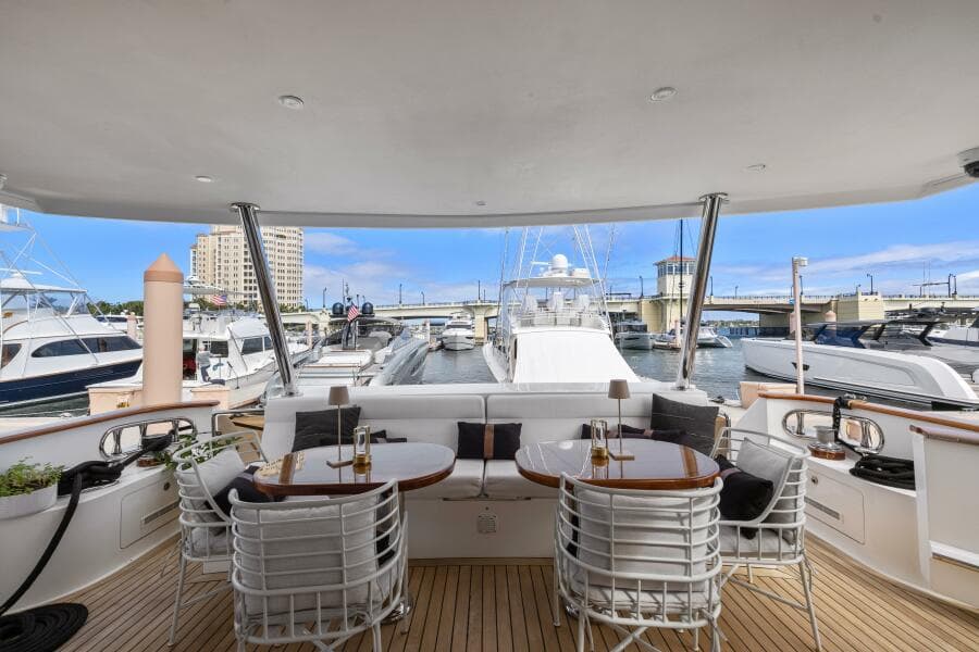 2010 Ocean Alexander 83