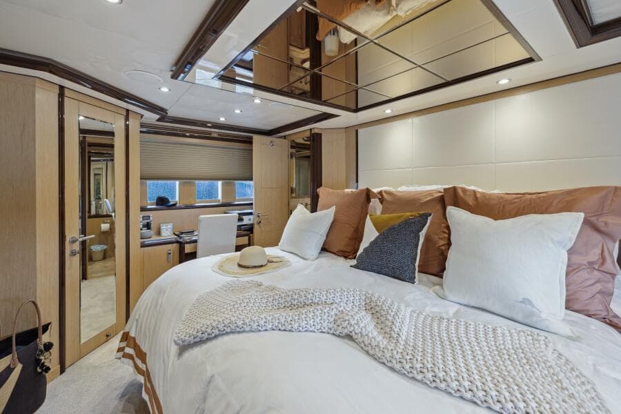 2010 Ocean Alexander 83