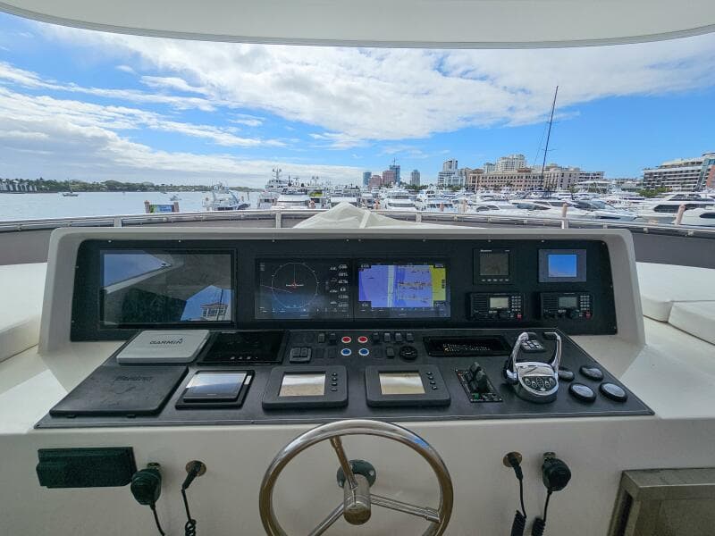2010 Ocean Alexander 83