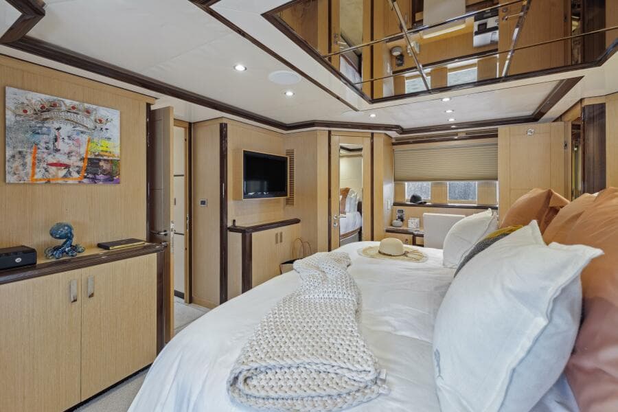 2010 Ocean Alexander 83