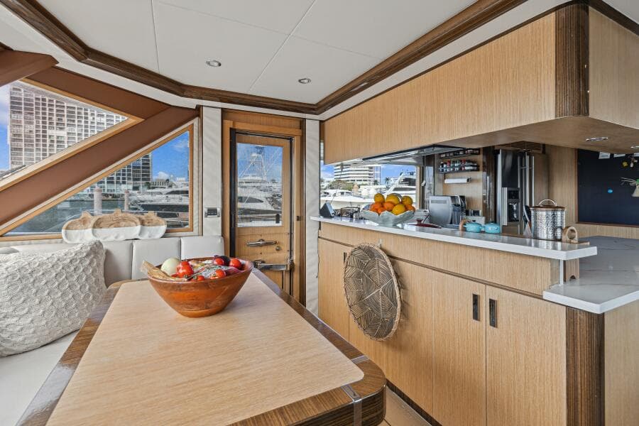 2010 Ocean Alexander 83