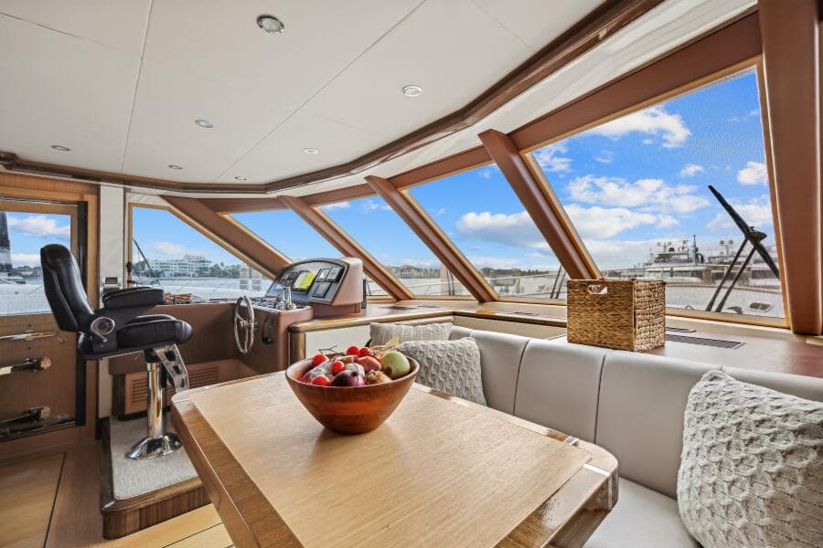 2010 Ocean Alexander 83