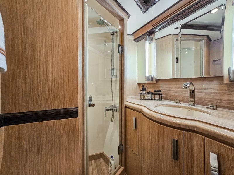 2010 Ocean Alexander 83