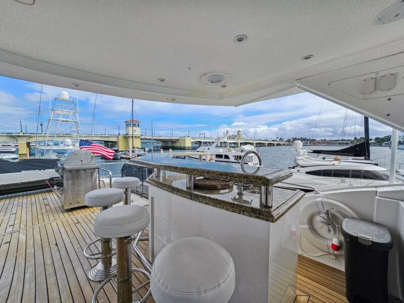 2010 Ocean Alexander 83