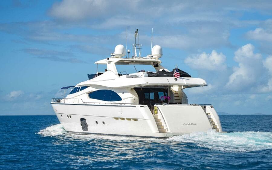 2006 Ferretti Yachts 881