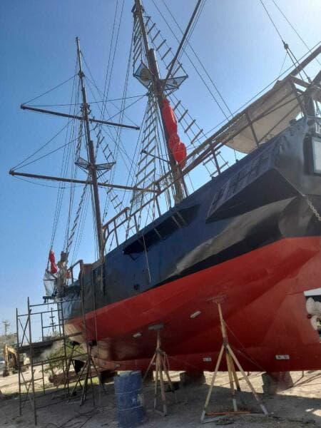 2000 Schooner Brigantine