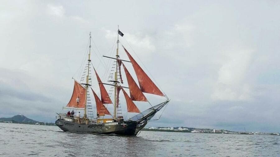 2000 Schooner Brigantine