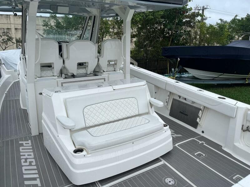2021 Pursuit S378