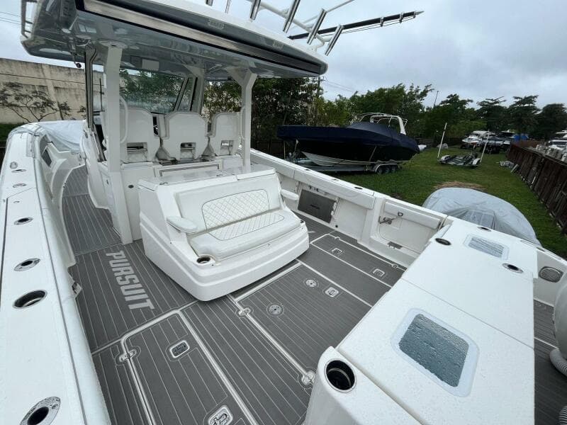 2021 Pursuit S378