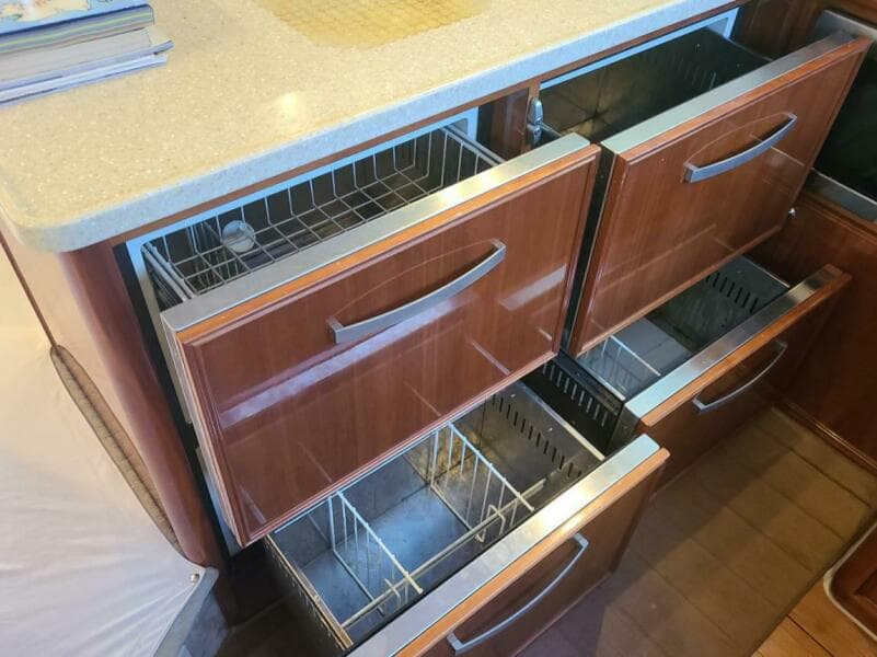 2009 Riviera 47 Enclosed Flybridge Series II