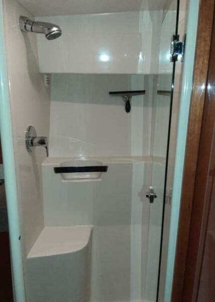 2009 Riviera 47 Enclosed Flybridge Series II