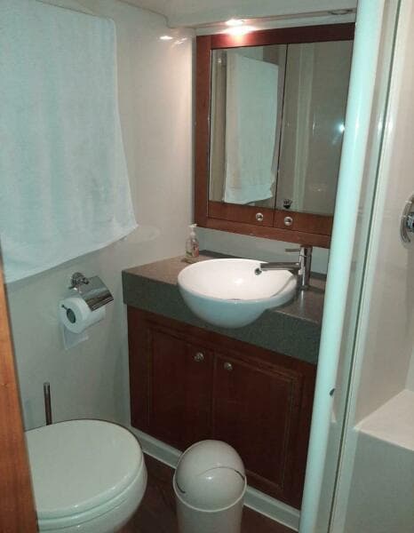 2009 Riviera 47 Enclosed Flybridge Series II