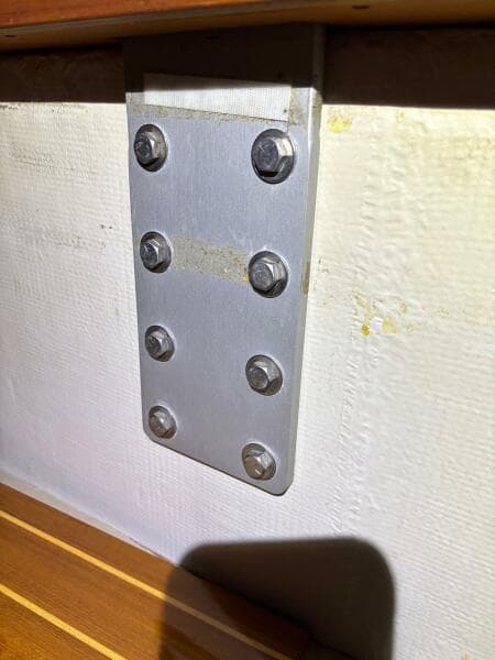 Port chain plate