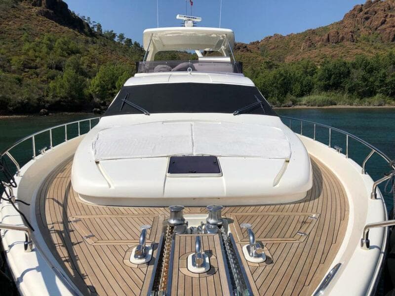 2008 Ferretti Yachts 830
