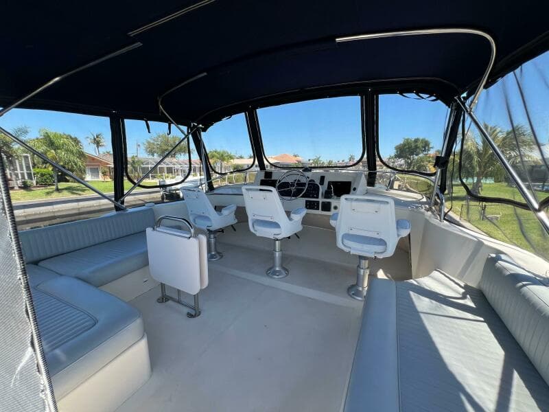 2005 Mainship 34