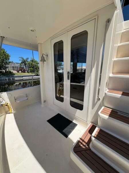 2005 Mainship 34
