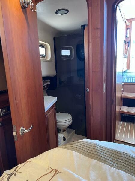 2005 Mainship 34