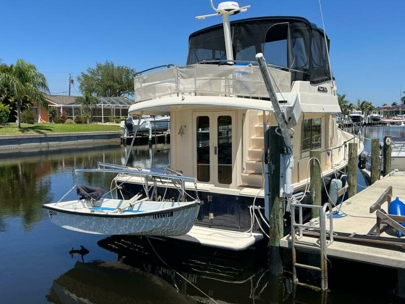 2005 Mainship 34