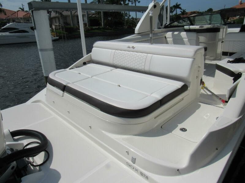 2019 Sea Ray SDX 270 Outboard