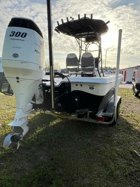 2016 Blue Wave 2400 Pure Bay