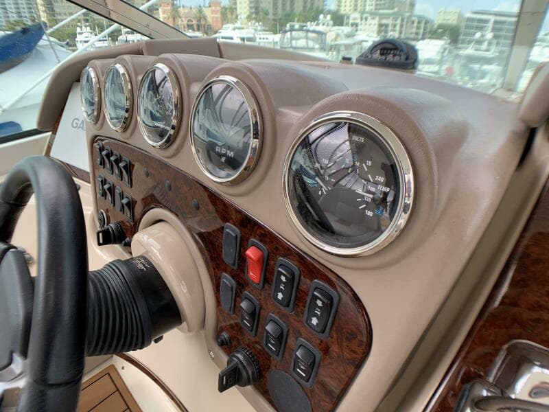 2006 Carver 56 Voyager