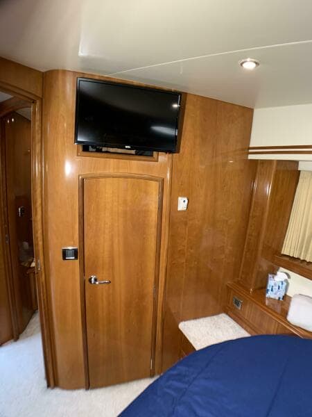 2006 Carver 56 Voyager