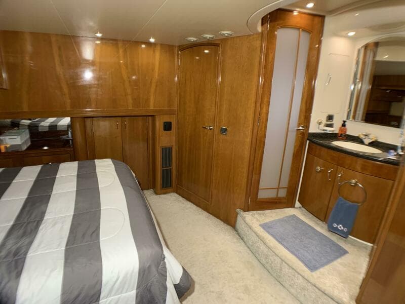2006 Carver 56 Voyager