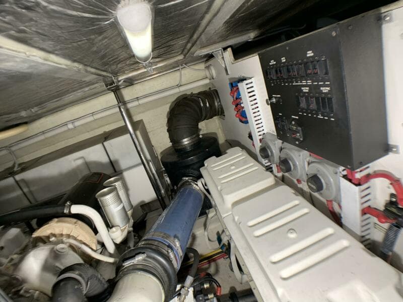 2006 Carver 56 Voyager