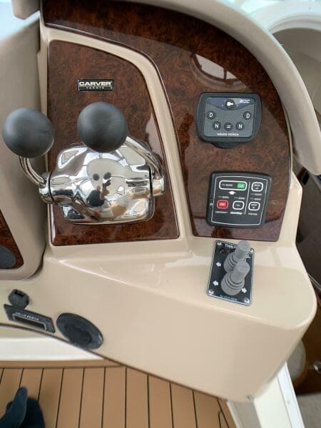 2006 Carver 56 Voyager