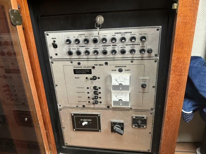 1990 Carver Mariner 3297