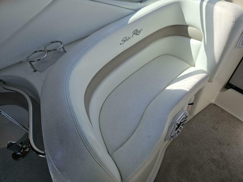 2004 Sea Ray 320