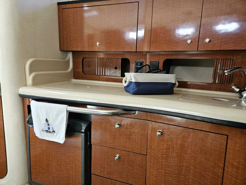 2004 Sea Ray 320