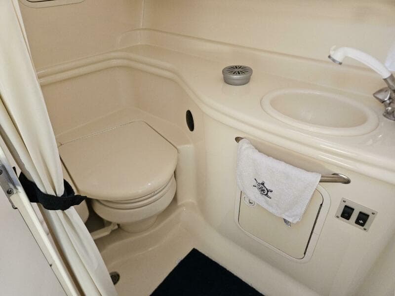 2004 Sea Ray 320