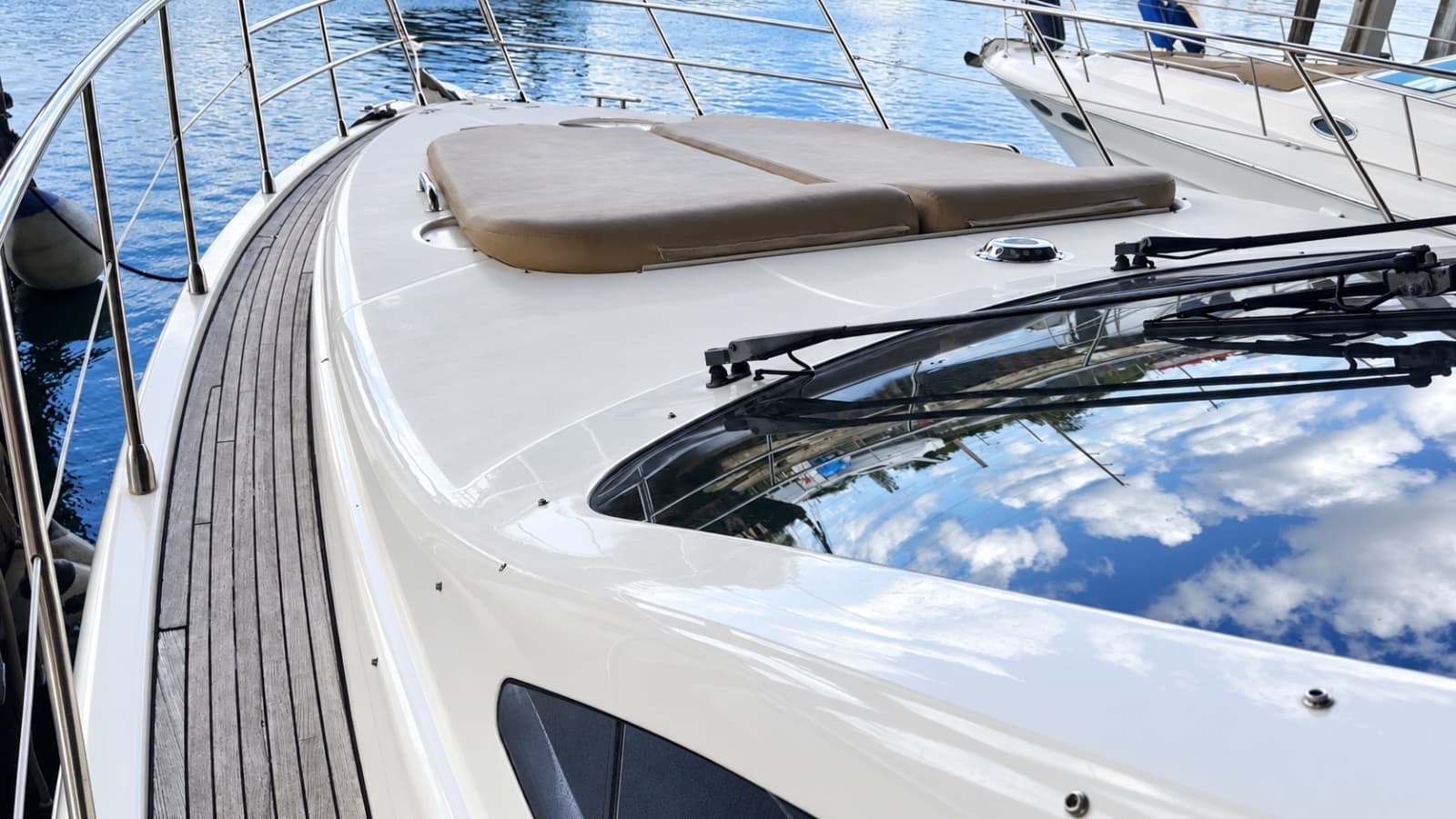 2004 Azimut 62