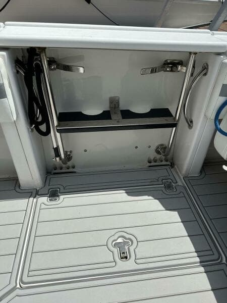 2003 Intrepid 32