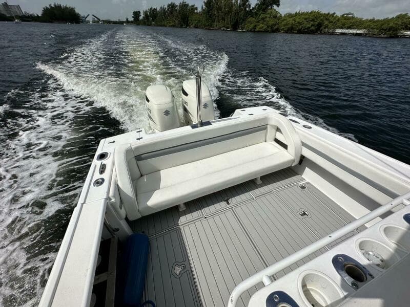 2003 Intrepid 32