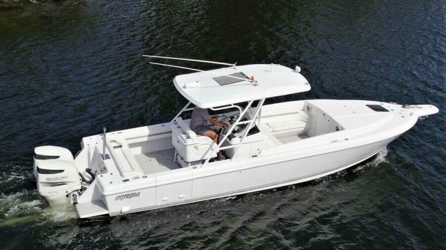 2003 Intrepid 32
