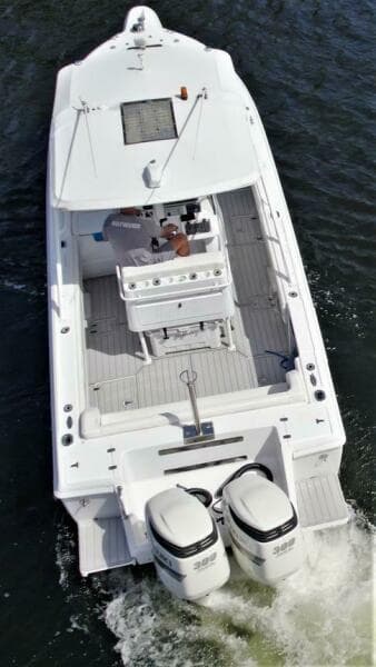 2003 Intrepid 32