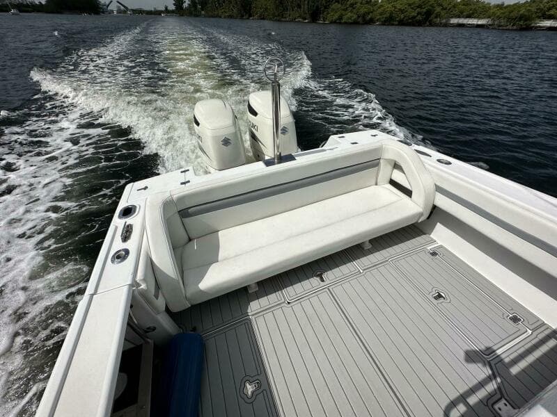 2003 Intrepid 32