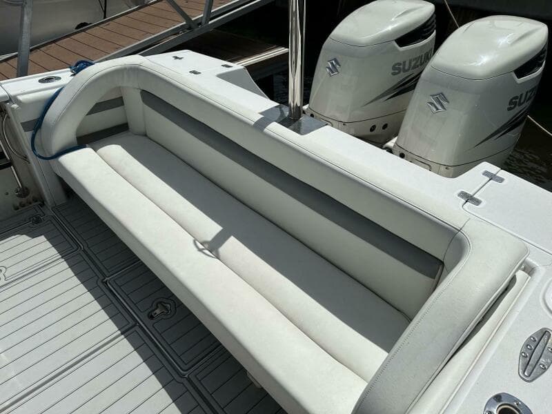 2003 Intrepid 32