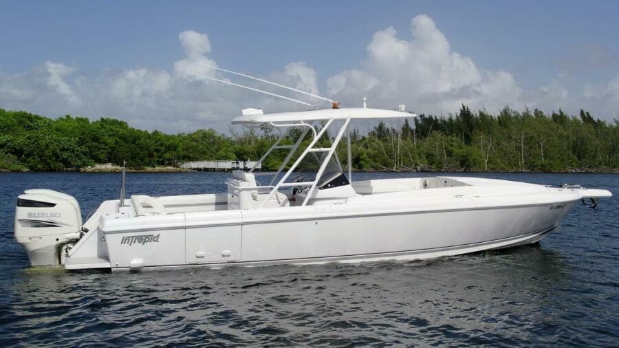 2003 Intrepid 32